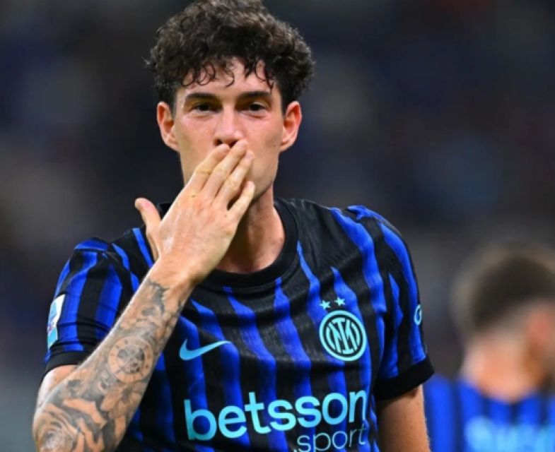 F.C. INTER - Maglia gara home 2025/26 autografata da Bastoni